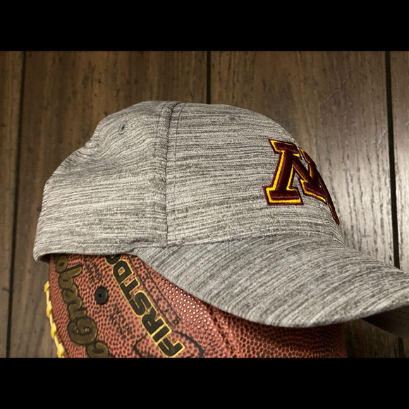 Minnesota Gopher Baseball Hat - Picture 2 of 5